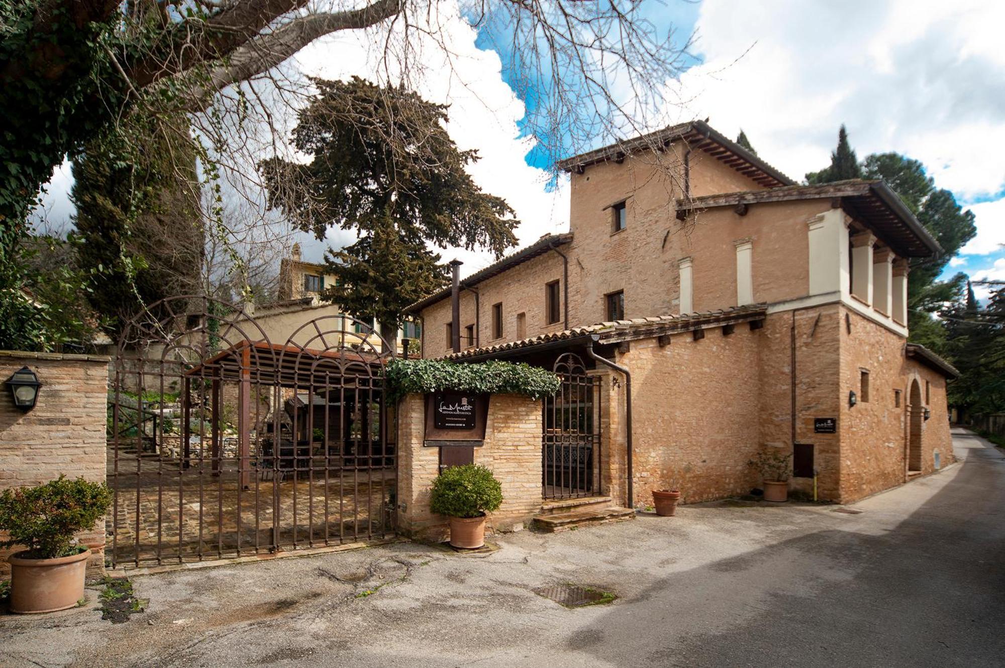 La Maesta Antica Dimora Di Campagna Villa Foligno Exterior foto